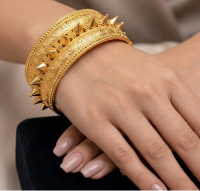 Elegant Gold Statement Bangle